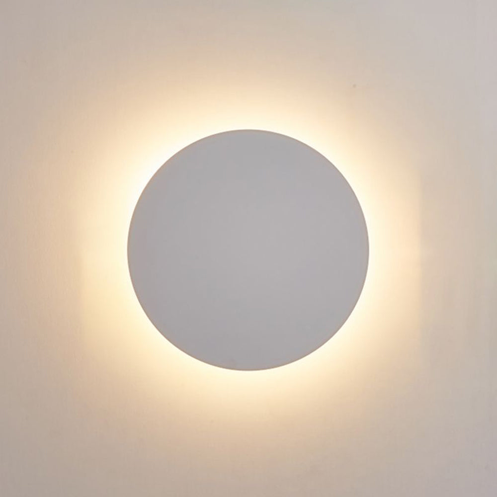 LunaLite – Modern Round Metal Wall Sconce for Bedrooms & Living Spaces