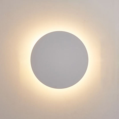 LunaLite – Modern Round Metal Wall Sconce for Bedrooms & Living Spaces