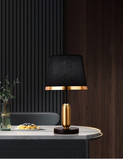 EclipseGlow – Sleek Bedside Lamp in Gold and Matte Black
