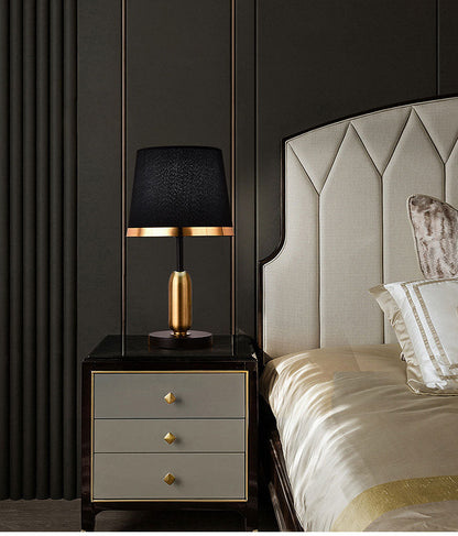 EclipseGlow – Sleek Bedside Lamp in Gold and Matte Black
