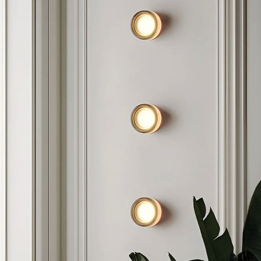 TexturedBeam – Chic Dimpled Wall Light with Unique Surface Design