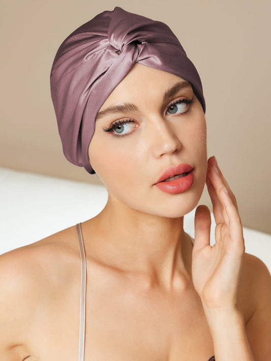SatinBloom – Lightweight Silk Sleep Cap for Smooth Mornings