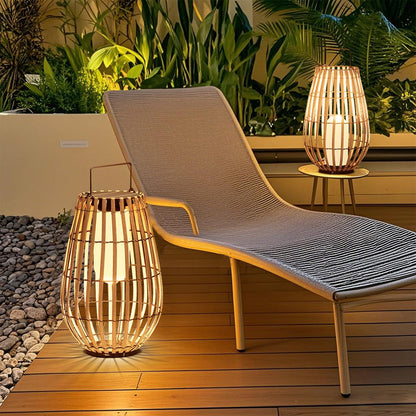 Solarae | Contemporary Solar Outdoor Lamp for Elegant Exteriors