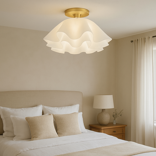 Solith | Gailon-Style Ceiling Lamp with Sleek Details for Modern Interiors