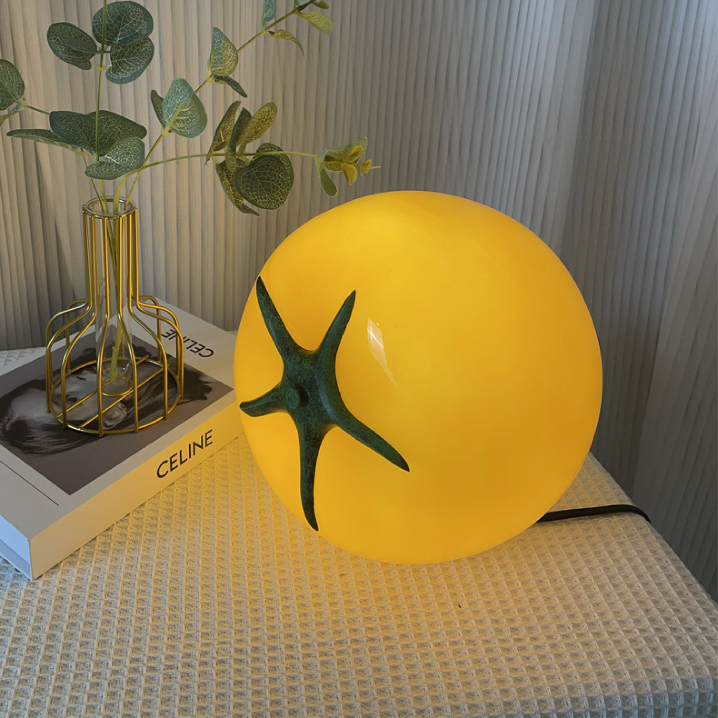 Statuesque | Fruit-inspired Tomato Table Lamp