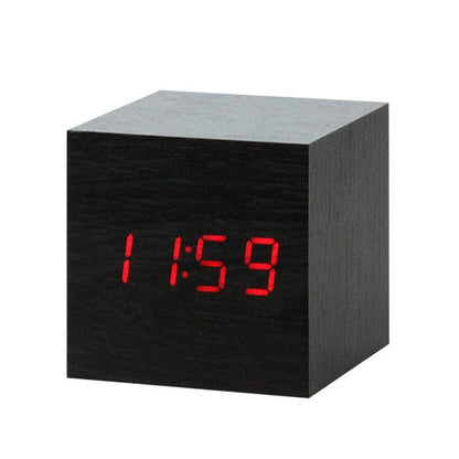 ScandiGlow Alarm – A Nordic-style digital LED alarm clock with a clean design.