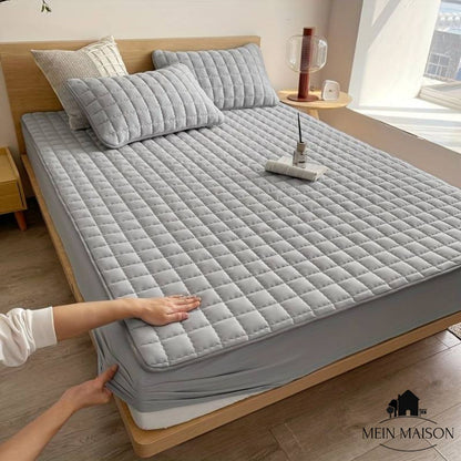 Waterproof Mattress Protector Queen - Soft, Breathable Cover for Ultimate Comfort and Hygiene