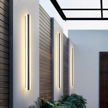 AuraShine Outdoor Lamp – Modern and Weather-Resistant wall lamp for durable exterior lighting.