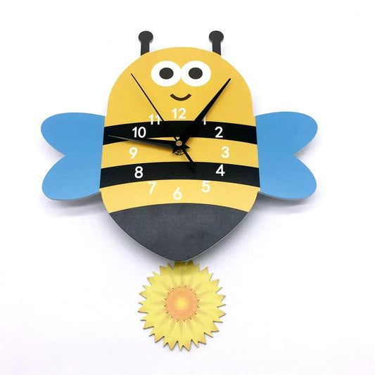 JungleRhythm Pendulum Clock – ZooClock's Kids' Pendulum Timepiece featuring a playful design that adds a whimsical touch to any room.